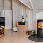 Almina - 1km From The Sea By Interhome