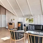 Almina - 1km From The Sea By Interhome