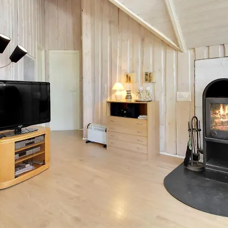 Almina - 1km From The Sea By Interhome *