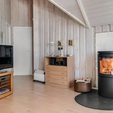 Almina - 1km From The Sea By Interhome Molby