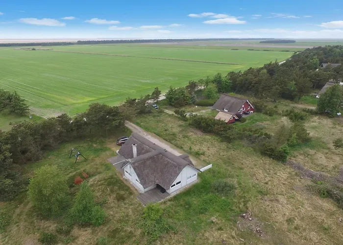 Almina - 1km From The Sea By Interhome