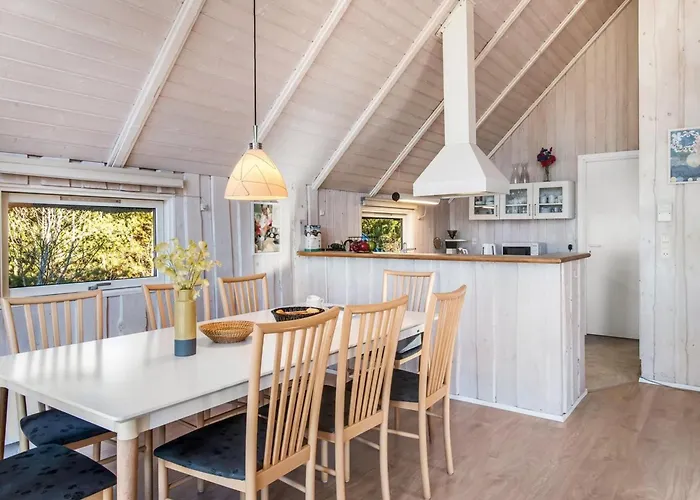 Almina - 1km From The Sea By Interhome Molby